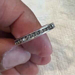 Beautiful silver-tone ring with channel set crystals, lots of sparkle! Size 7.5